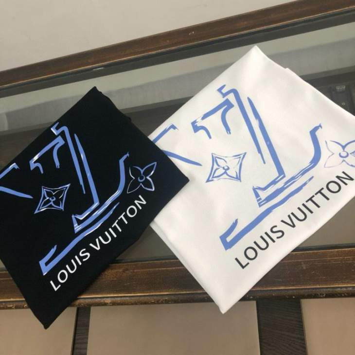 Picture of Louis Vuitton T Shirts Short _SKULVXS-LmptxL01046848